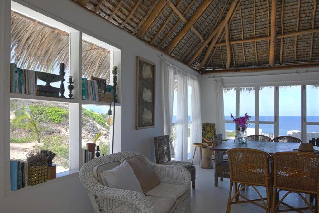 Mar-Me-Quer, Eco Beach Retreat イニャンバネ エクステリア 写真