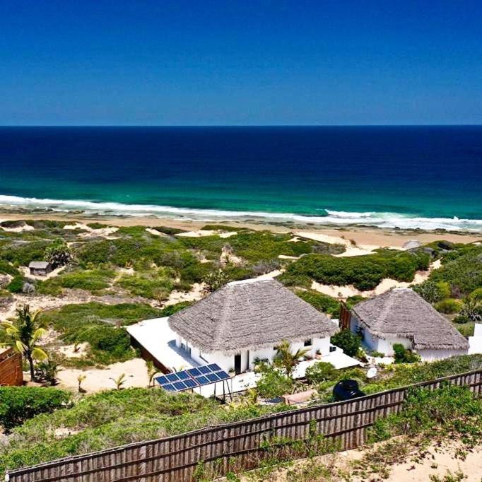 Mar-Me-Quer, Eco Beach Retreat イニャンバネ エクステリア 写真