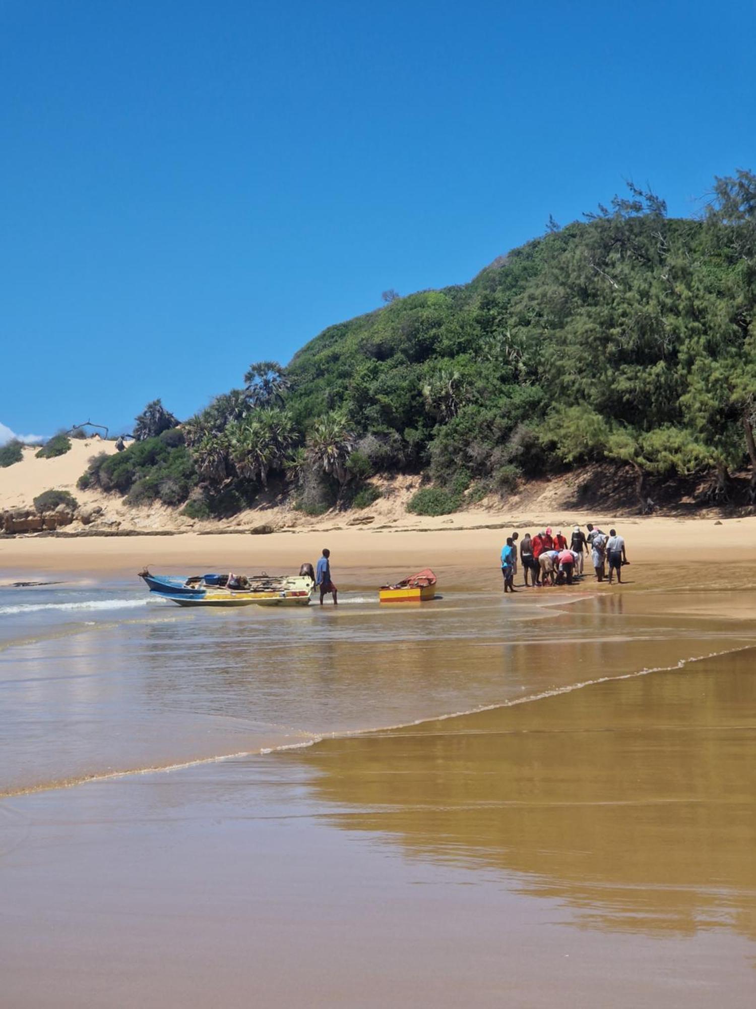 Mar-Me-Quer, Eco Beach Retreat イニャンバネ エクステリア 写真